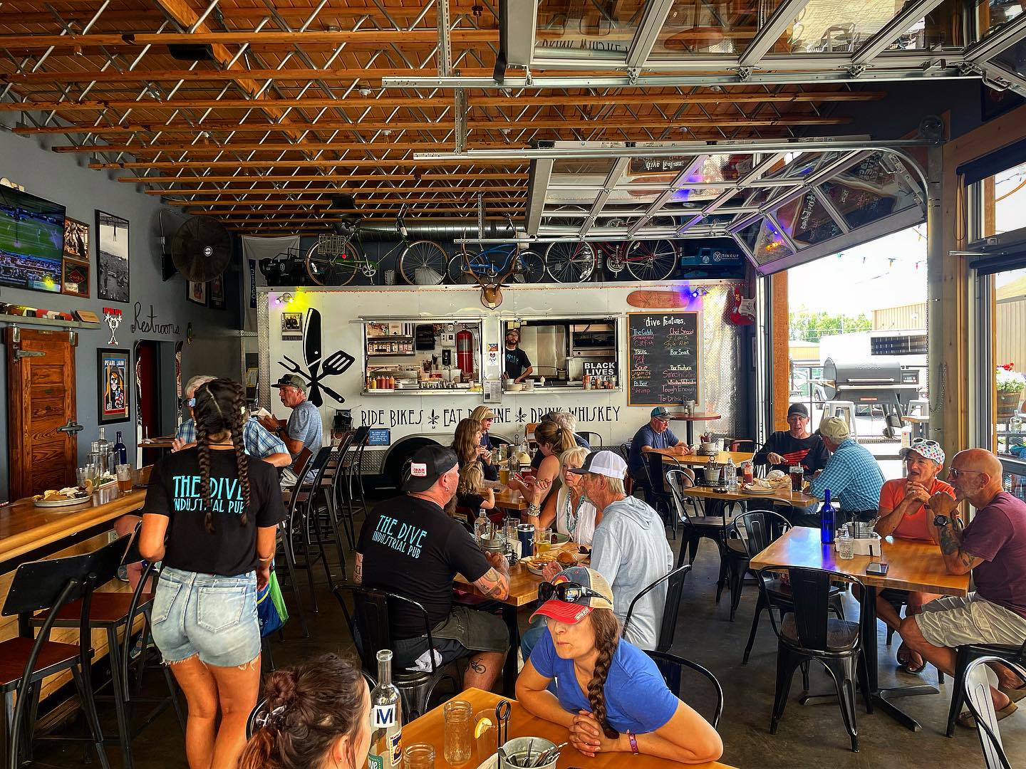 The Dive Pub & Restaurant - Gunnison Colorado