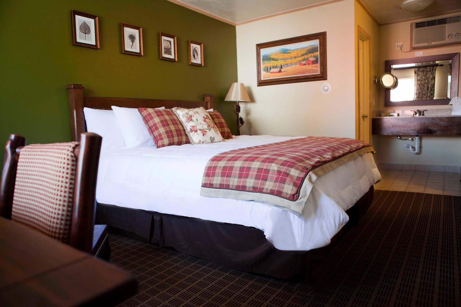 The Inn at Tomichi Village - Inn at Tomichi Village - Gunnison CO Hotel